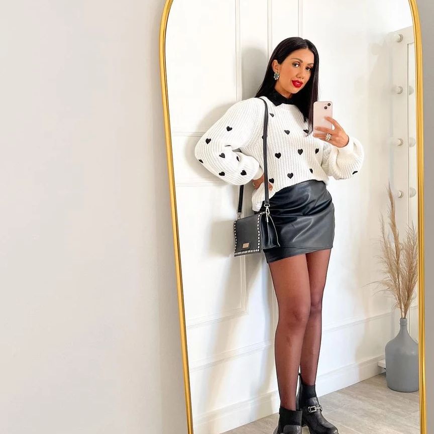 Reflections of Style: Mirror Selfies with My Favorite Mirror